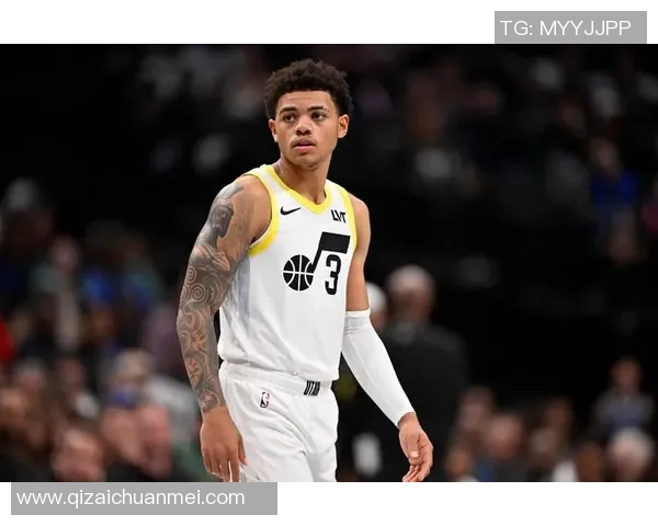 开拓者与爵士激战正酣比分悬念迭起引发球迷热议