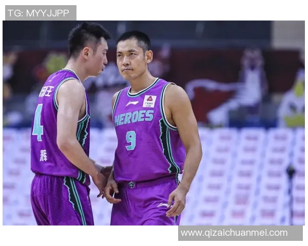 张庆鹏的篮球之路：从青涩少年到职业明星的奋斗历程与心路历程