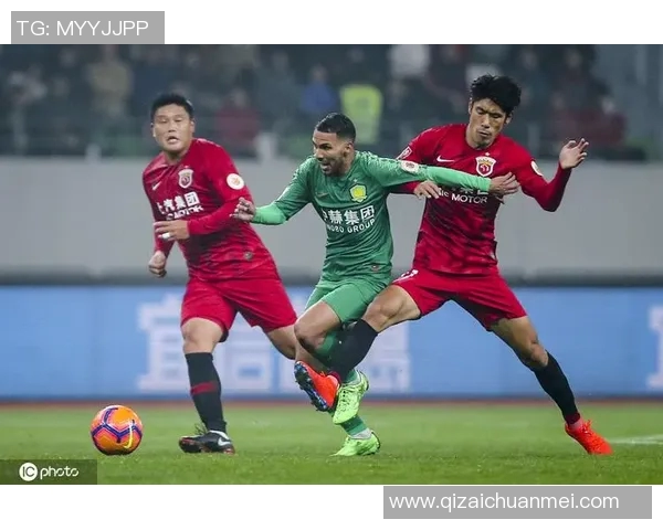 2020年国安与上港激战回顾：一场精彩对决的背后故事与战术分析